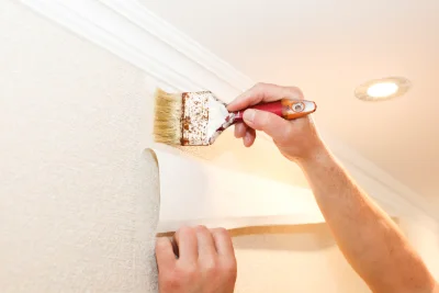 Pose de papier peint à Favrieux — revêtements muraux et toiles de verre